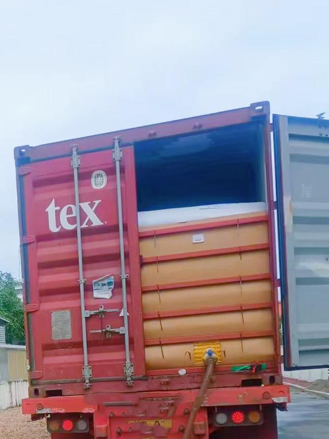 液袋動物疫苗白油卸貨.jpg 液袋動物疫苗白油卸貨.jpg